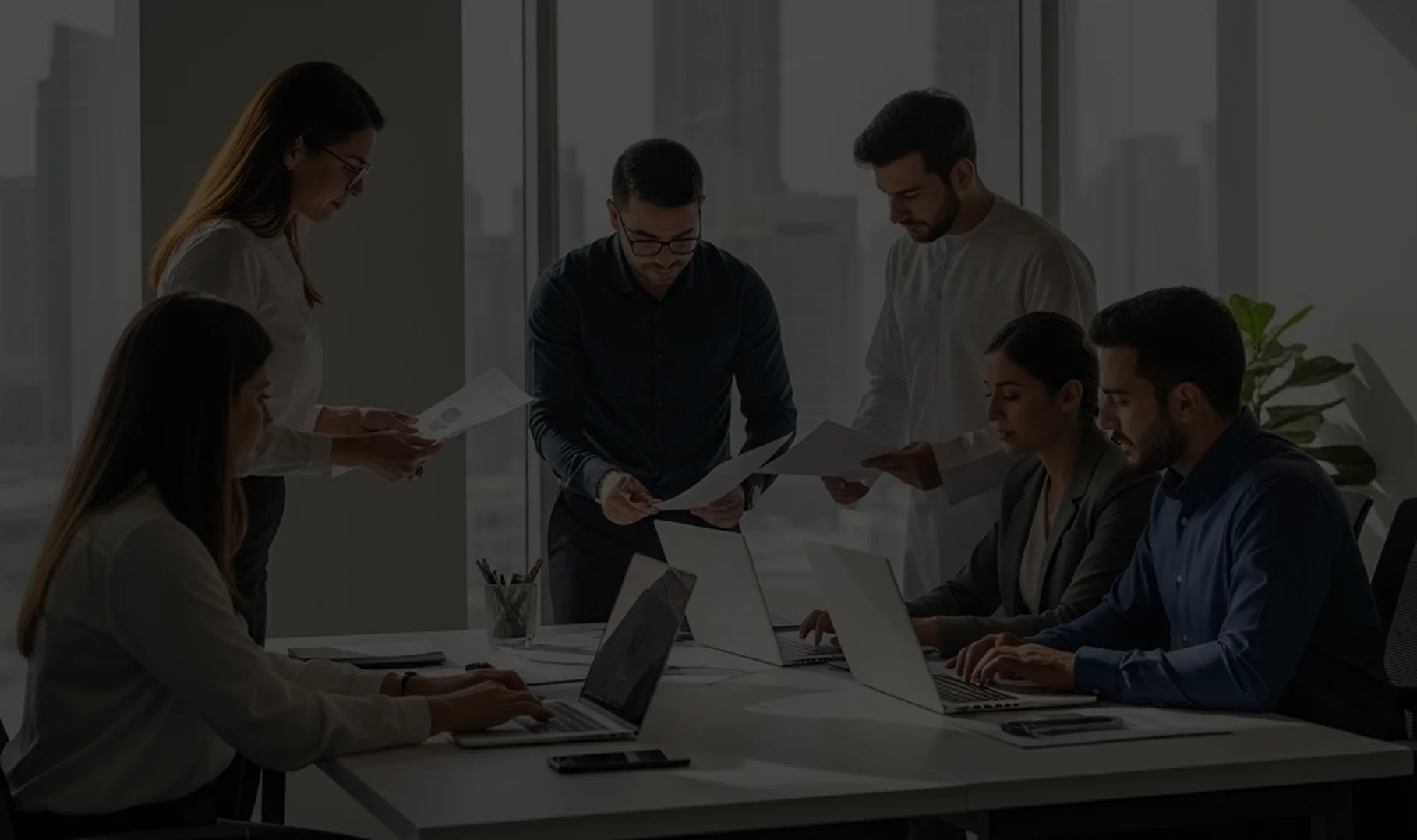 سجل، امتثل، قدم عطاءً، وازدهر - احصل على دعم كامل 360° مع حلول تسجيل العطاءات الحكومية الشاملة لدينا