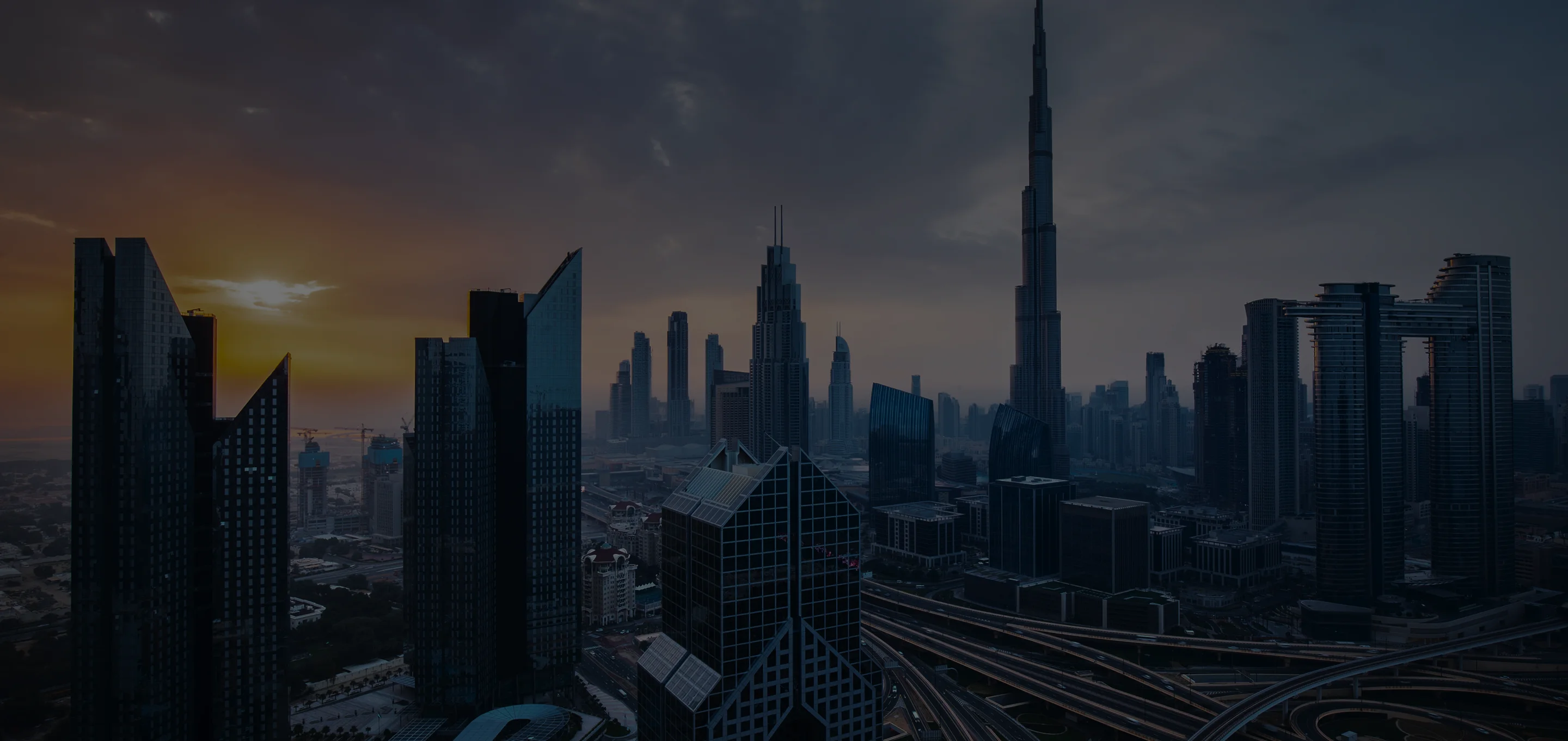 معالجة، انتقال، وشحن سريع وسلس — نظّم جميع احتياجاتك من التأشيرات، العائلة، والخدمات اللوجستية في الإمارات تحت سقف واحد