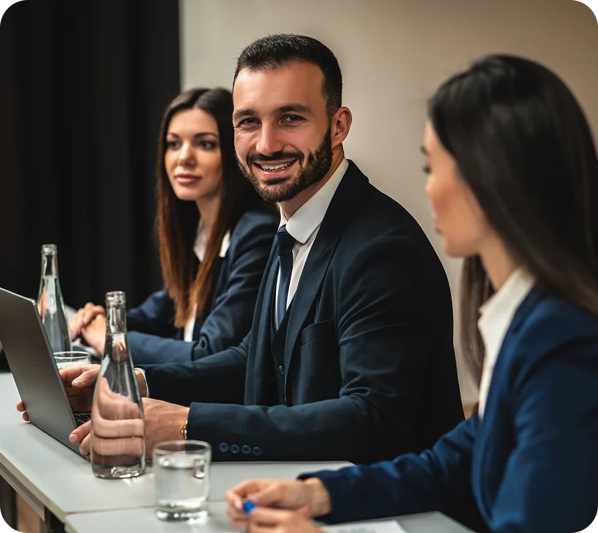 Prevent Legal Pitfalls, and Keep Your Business Risk-Free with End-to-End Compliance & Advisory Services